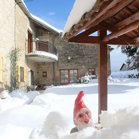 La Maison De Pierre * Lapte