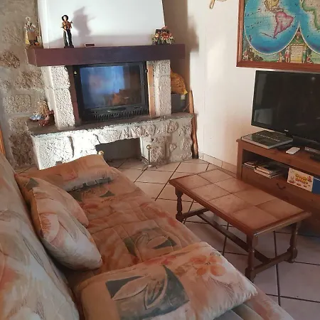 La Maison De Pierre Tatil Evi